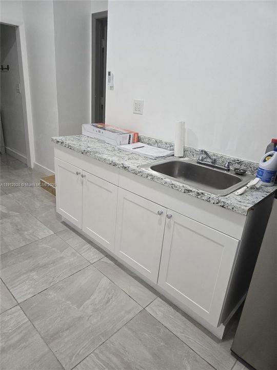 Под контрактом: $800,000 (5 спален, 4 ванн, 2712 Квадратных фут)