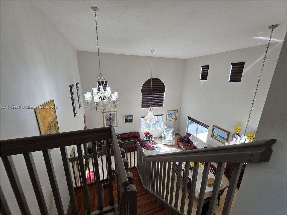 Под контрактом: $800,000 (5 спален, 4 ванн, 2712 Квадратных фут)