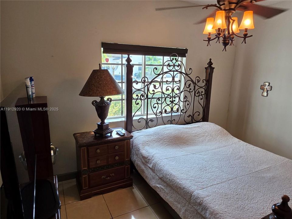 Под контрактом: $800,000 (5 спален, 4 ванн, 2712 Квадратных фут)