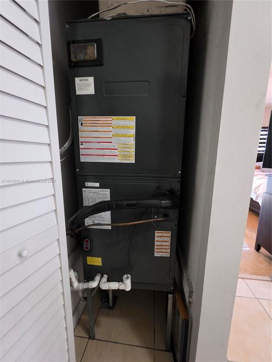 Под контрактом: $800,000 (5 спален, 4 ванн, 2712 Квадратных фут)