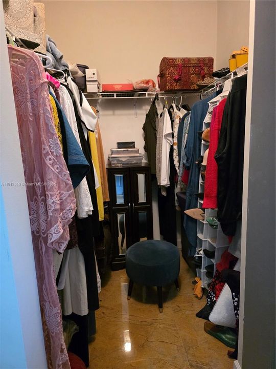 Под контрактом: $800,000 (5 спален, 4 ванн, 2712 Квадратных фут)