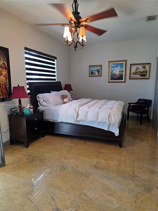 Под контрактом: $800,000 (5 спален, 4 ванн, 2712 Квадратных фут)