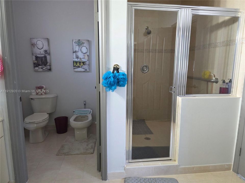 Под контрактом: $800,000 (5 спален, 4 ванн, 2712 Квадратных фут)