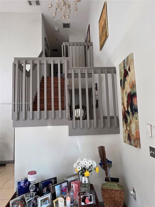 Под контрактом: $800,000 (5 спален, 4 ванн, 2712 Квадратных фут)