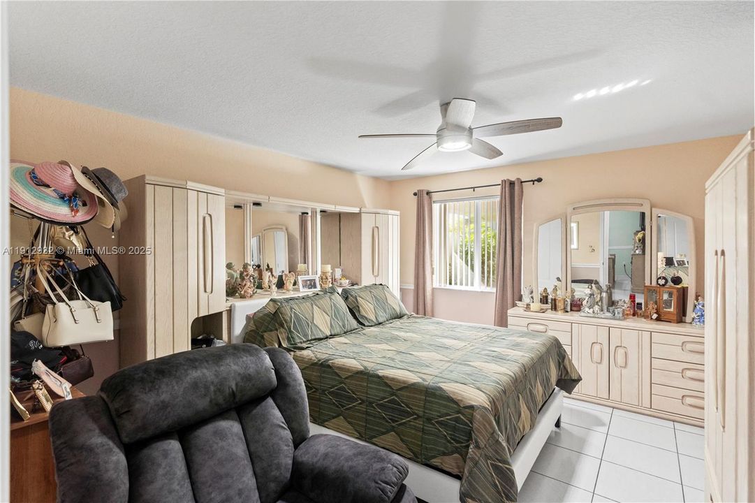 Active With Contract: $439,000 (3 beds, 2 baths, 1180 Square Feet)