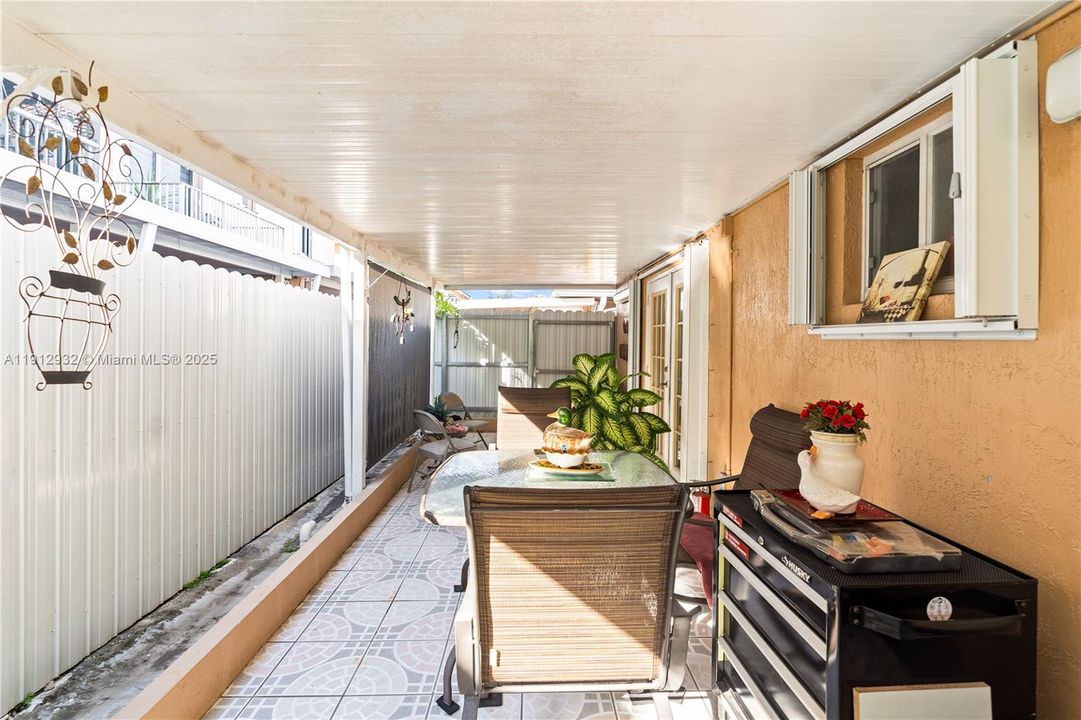 Active With Contract: $439,000 (3 beds, 2 baths, 1180 Square Feet)