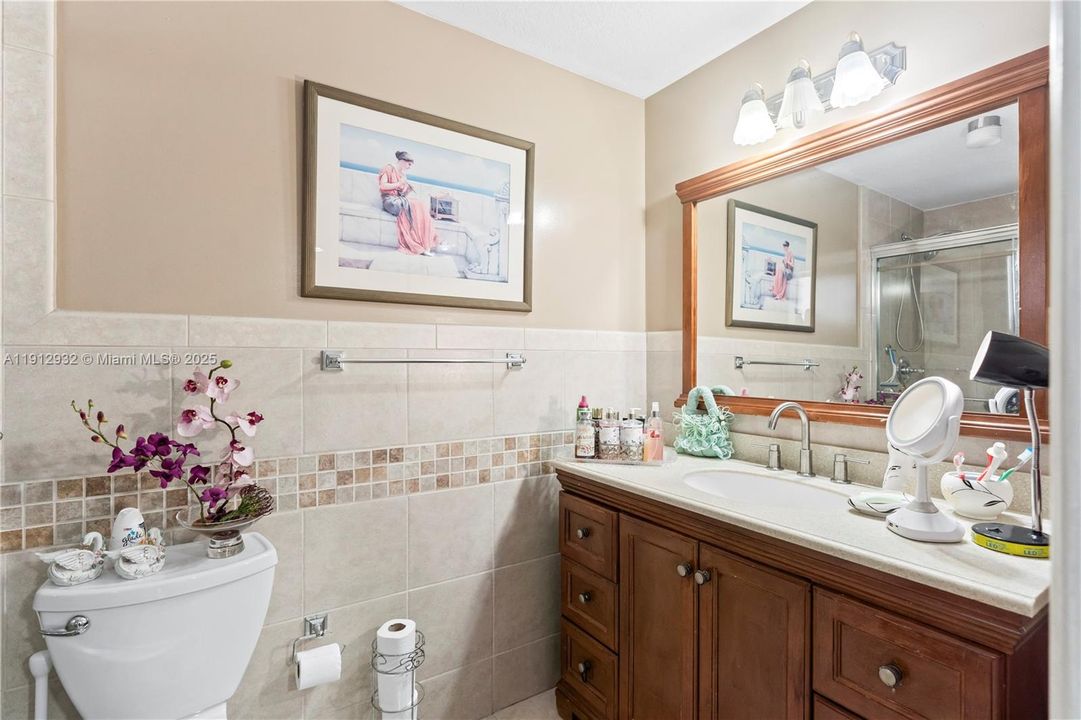 Active With Contract: $439,000 (3 beds, 2 baths, 1180 Square Feet)