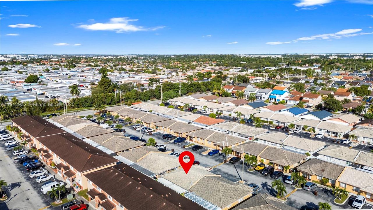 Active With Contract: $439,000 (3 beds, 2 baths, 1180 Square Feet)