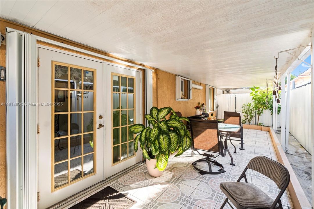 Active With Contract: $439,000 (3 beds, 2 baths, 1180 Square Feet)