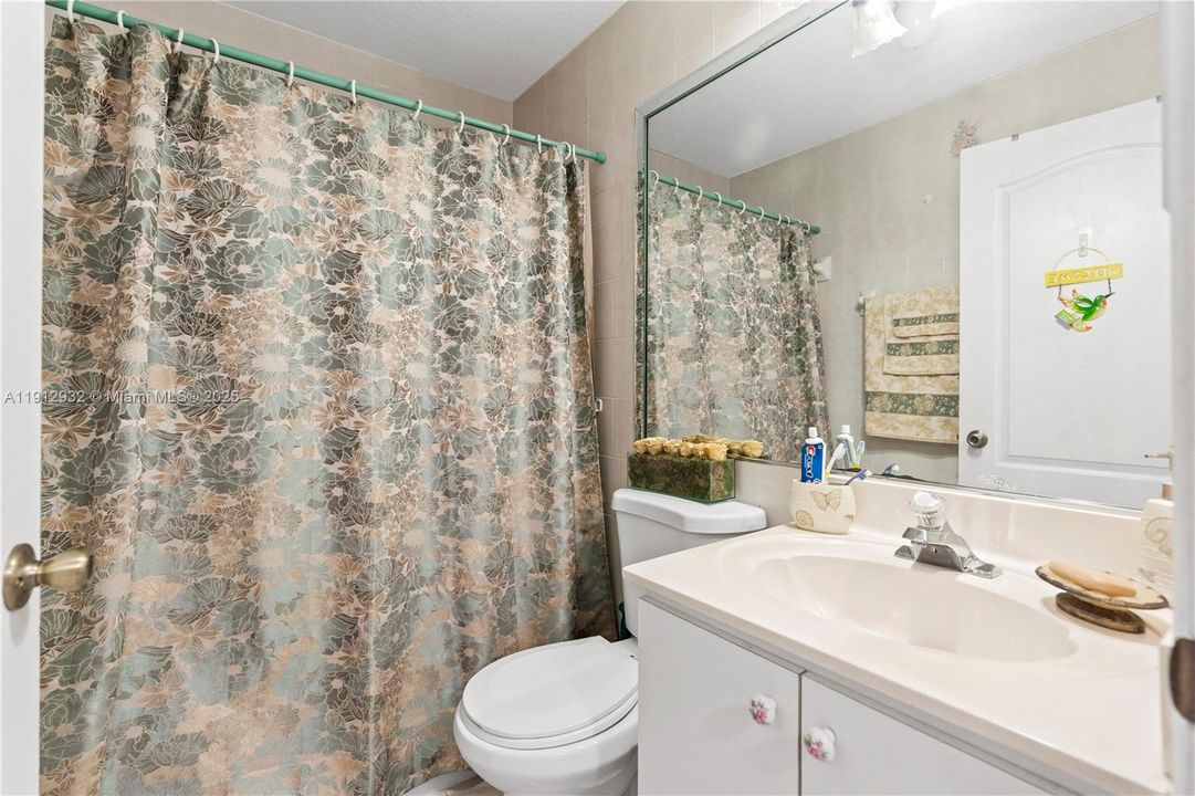 Active With Contract: $439,000 (3 beds, 2 baths, 1180 Square Feet)