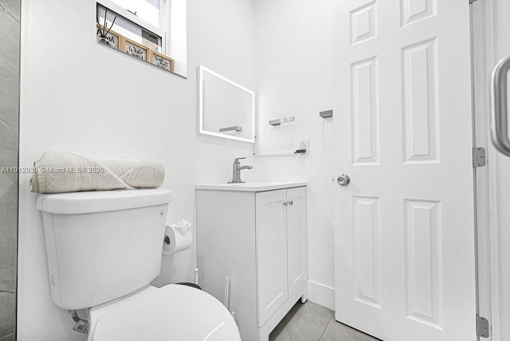 待售: $829,999 (3 贝兹, 2 浴室, 1418 平方英尺)