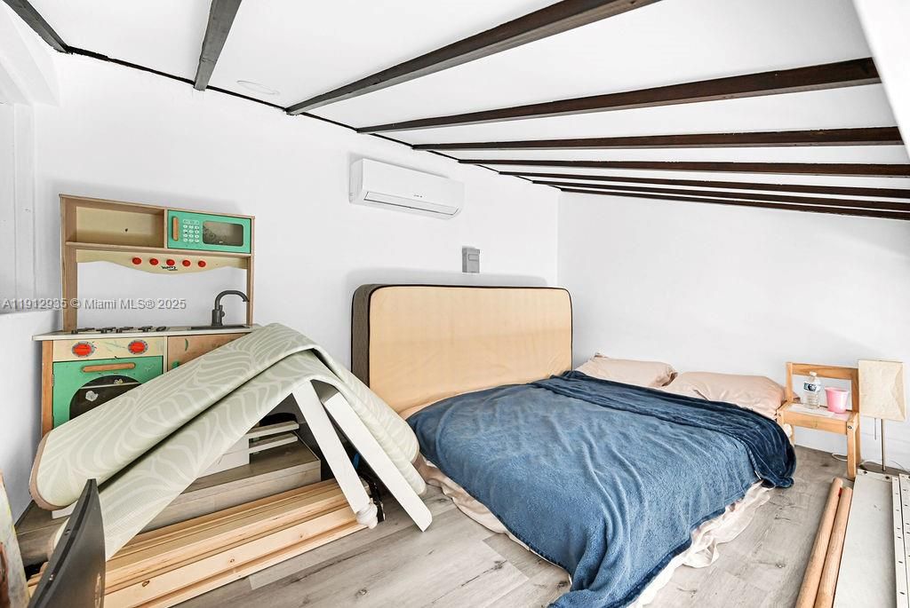 待售: $829,999 (3 贝兹, 2 浴室, 1418 平方英尺)