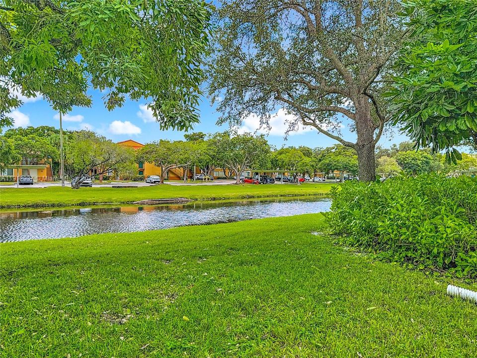 待售: $400,000 (2 贝兹, 2 浴室, 1380 平方英尺)