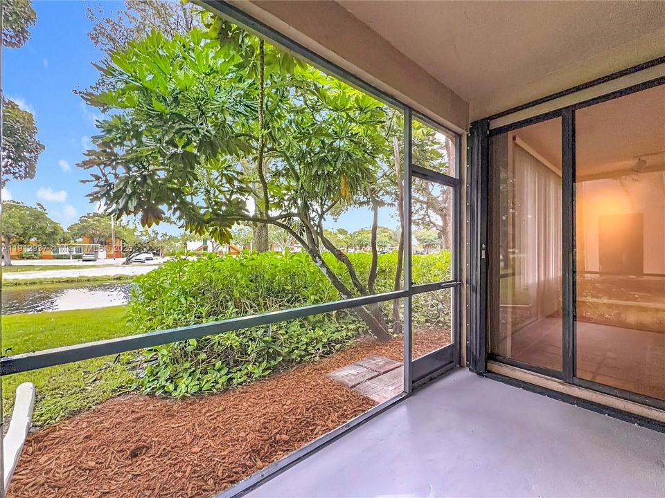 待售: $400,000 (2 贝兹, 2 浴室, 1380 平方英尺)