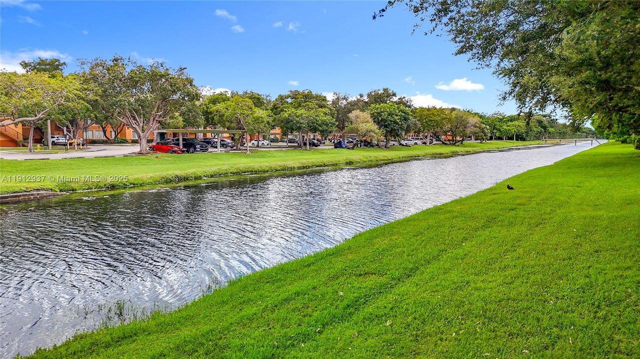 待售: $400,000 (2 贝兹, 2 浴室, 1380 平方英尺)