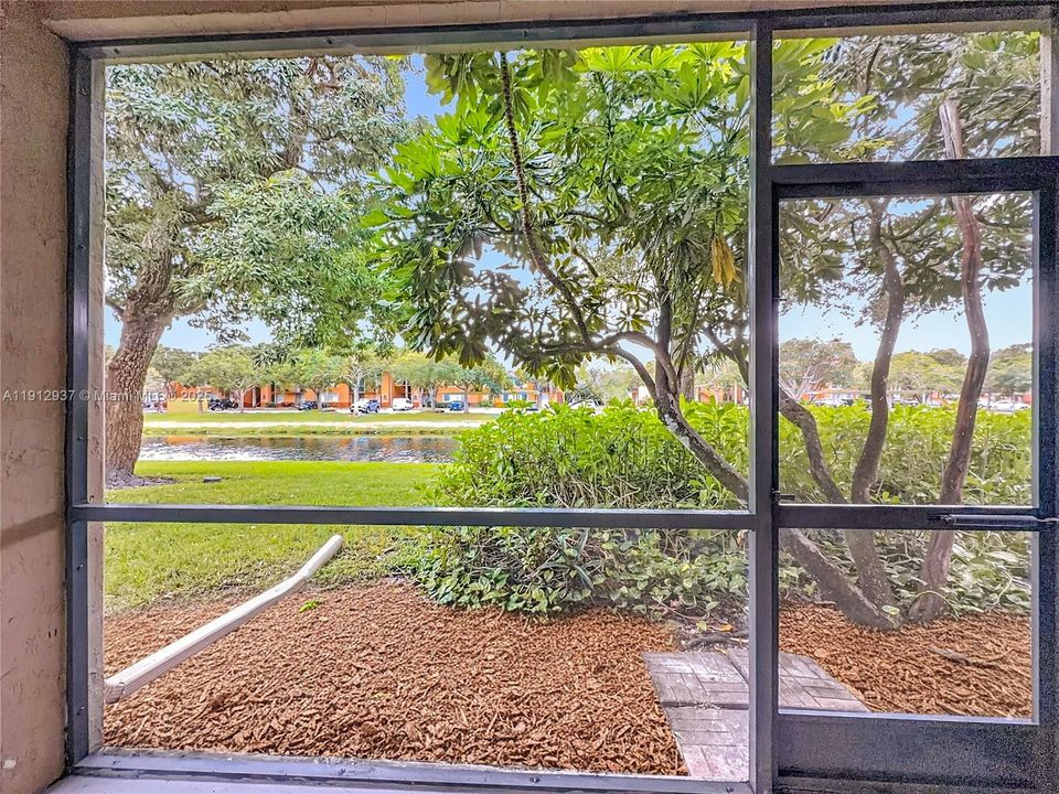 待售: $400,000 (2 贝兹, 2 浴室, 1380 平方英尺)