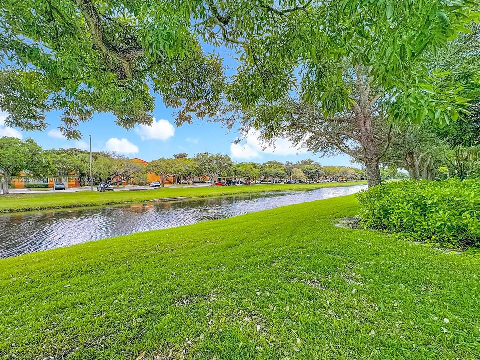 待售: $400,000 (2 贝兹, 2 浴室, 1380 平方英尺)