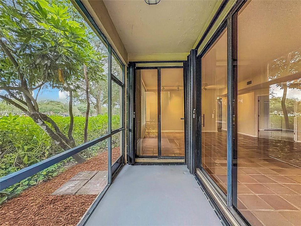 待售: $400,000 (2 贝兹, 2 浴室, 1380 平方英尺)