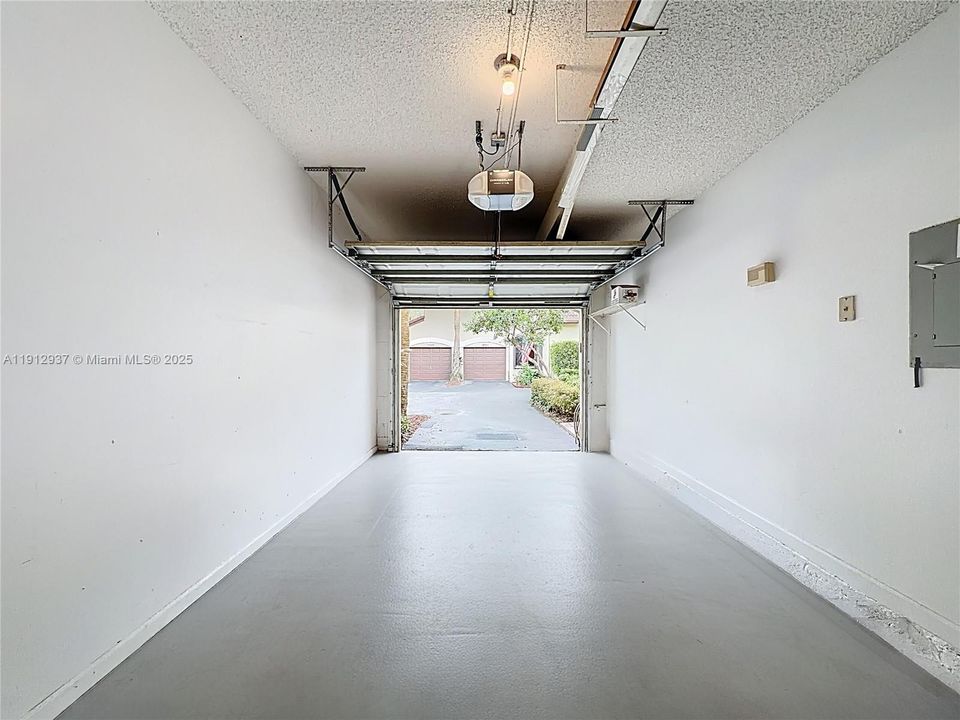 待售: $400,000 (2 贝兹, 2 浴室, 1380 平方英尺)