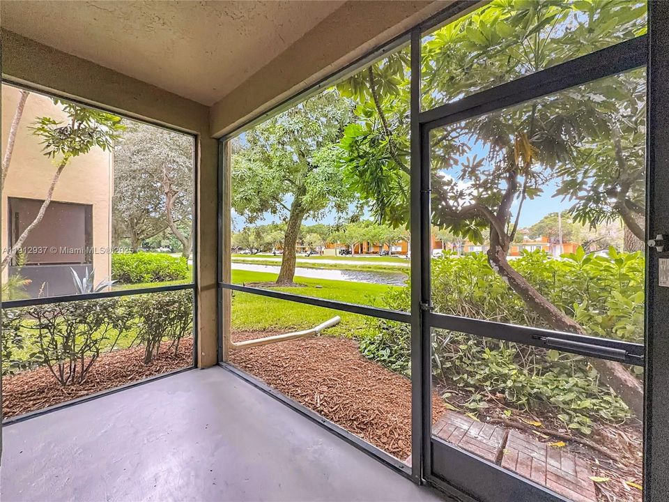 待售: $400,000 (2 贝兹, 2 浴室, 1380 平方英尺)