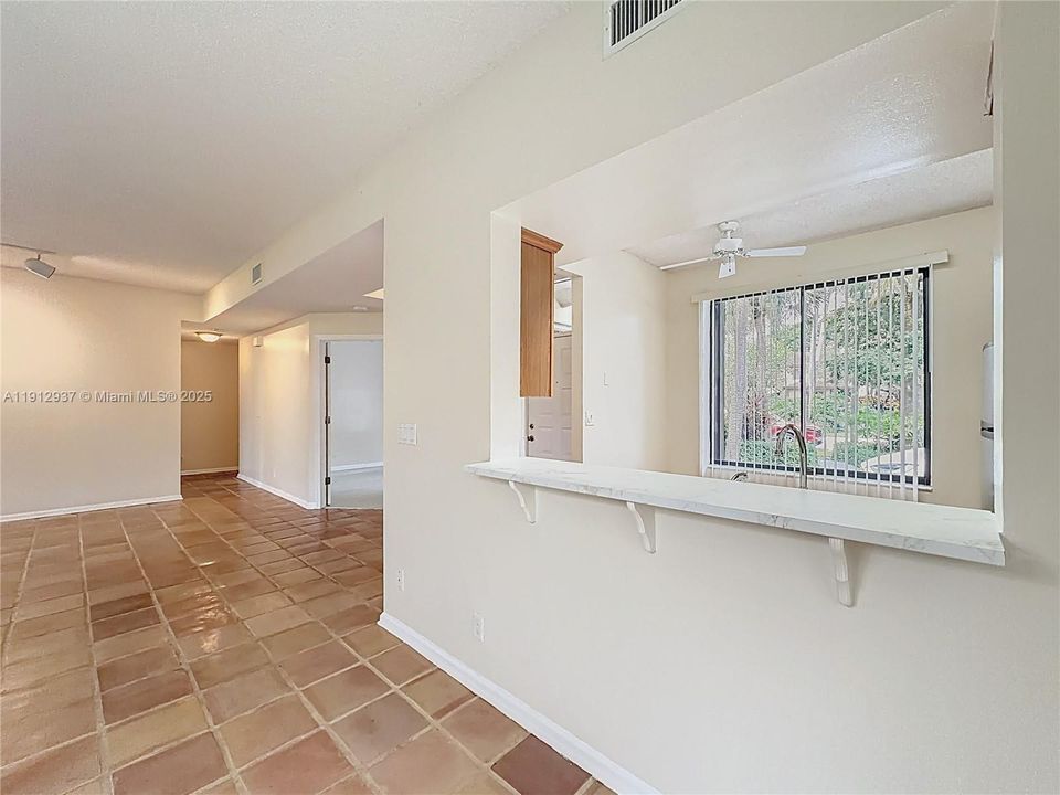 待售: $400,000 (2 贝兹, 2 浴室, 1380 平方英尺)