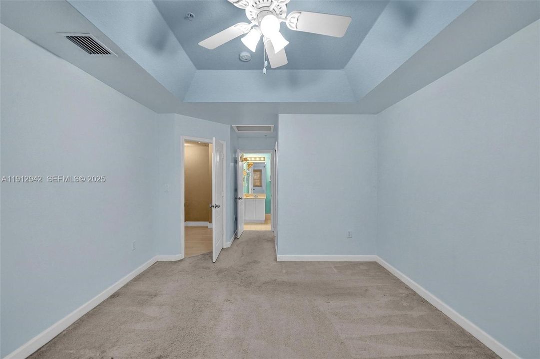 For Sale: $325,000 (2 beds, 2 baths, 1205 Square Feet)