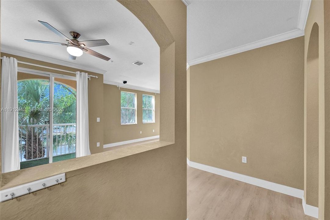 For Sale: $325,000 (2 beds, 2 baths, 1205 Square Feet)