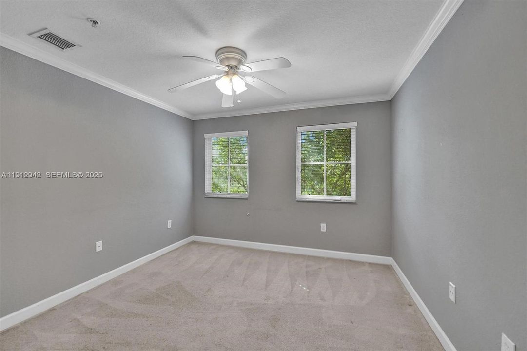 For Sale: $325,000 (2 beds, 2 baths, 1205 Square Feet)