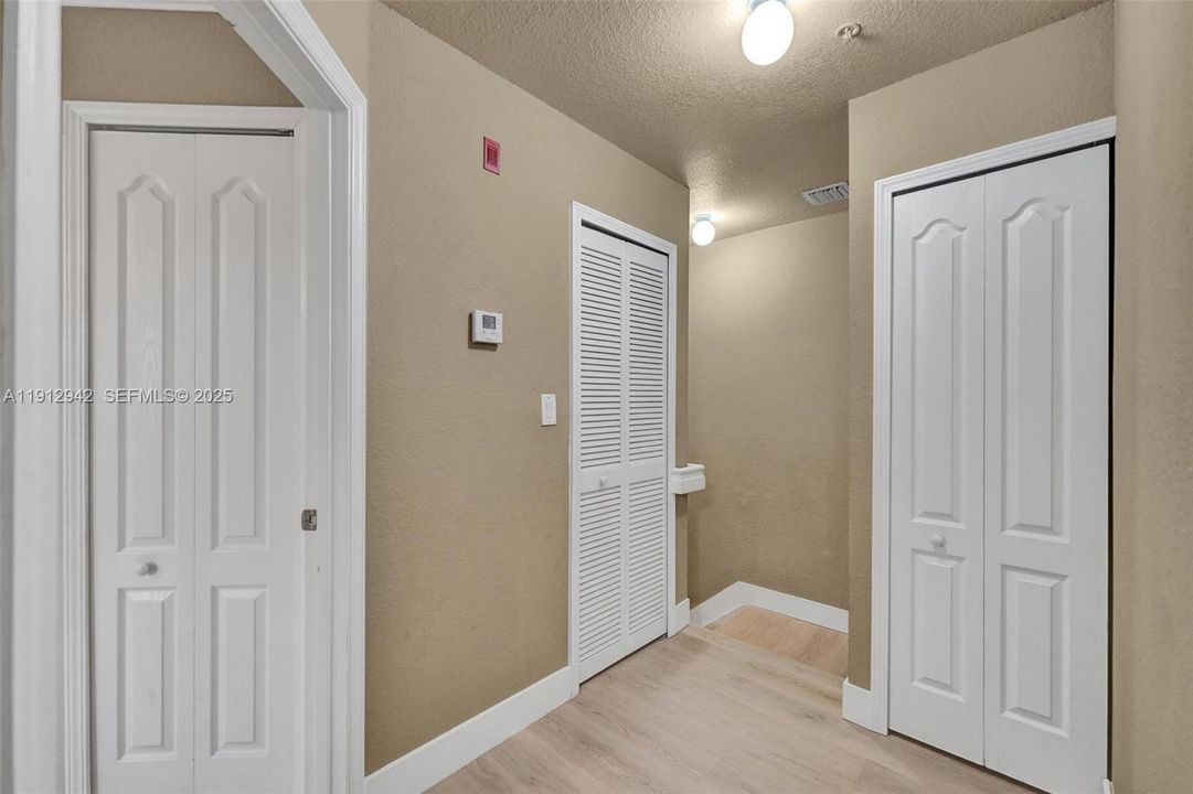 For Sale: $325,000 (2 beds, 2 baths, 1205 Square Feet)