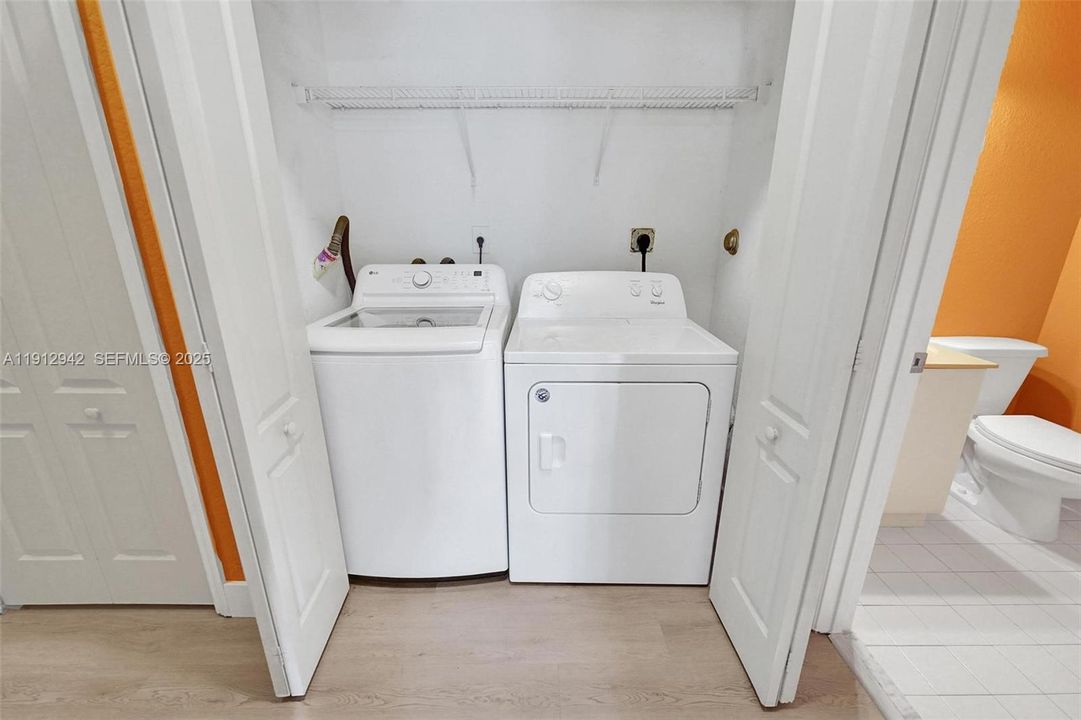 For Sale: $325,000 (2 beds, 2 baths, 1205 Square Feet)