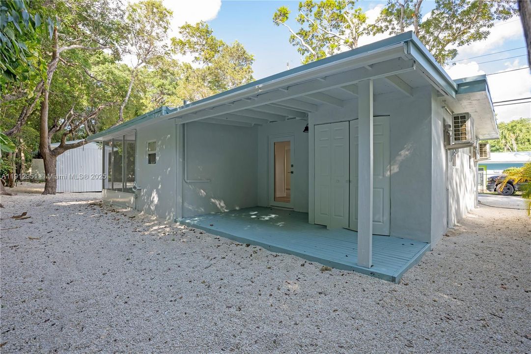 待售: $579,000 (3 贝兹, 1 浴室, 1000 平方英尺)