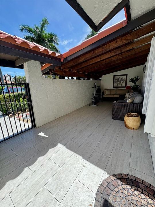 For Sale: $585,000 (3 beds, 2 baths, 1599 Square Feet)