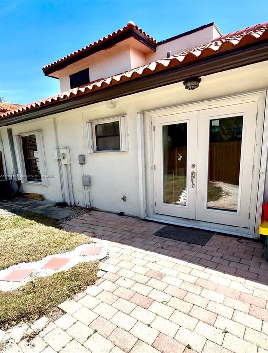 For Sale: $585,000 (3 beds, 2 baths, 1599 Square Feet)