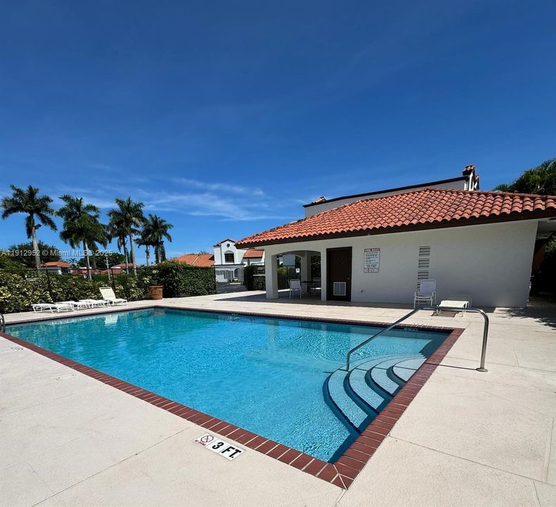 For Sale: $585,000 (3 beds, 2 baths, 1599 Square Feet)