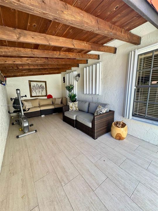 For Sale: $585,000 (3 beds, 2 baths, 1599 Square Feet)