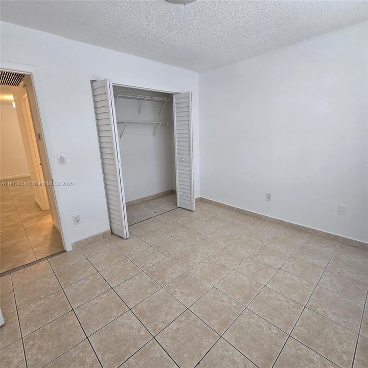 Под контрактом: $2,000 (2 спален, 2 ванн, 750 Квадратных фут)