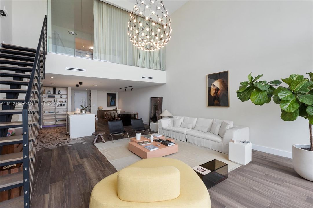 На продажу: $1,850,000 (2 спален, 2 ванн, 1802 Квадратных фут)