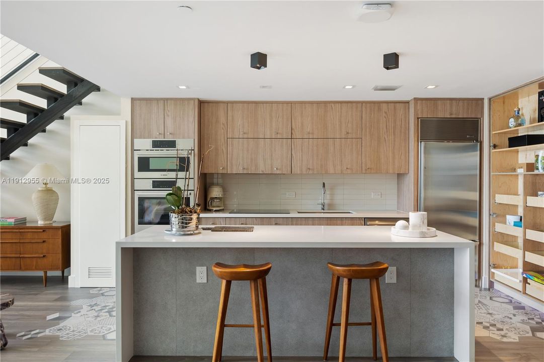 На продажу: $1,850,000 (2 спален, 2 ванн, 1802 Квадратных фут)