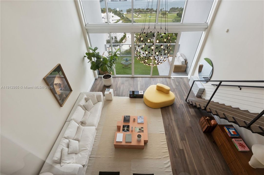 На продажу: $1,850,000 (2 спален, 2 ванн, 1802 Квадратных фут)