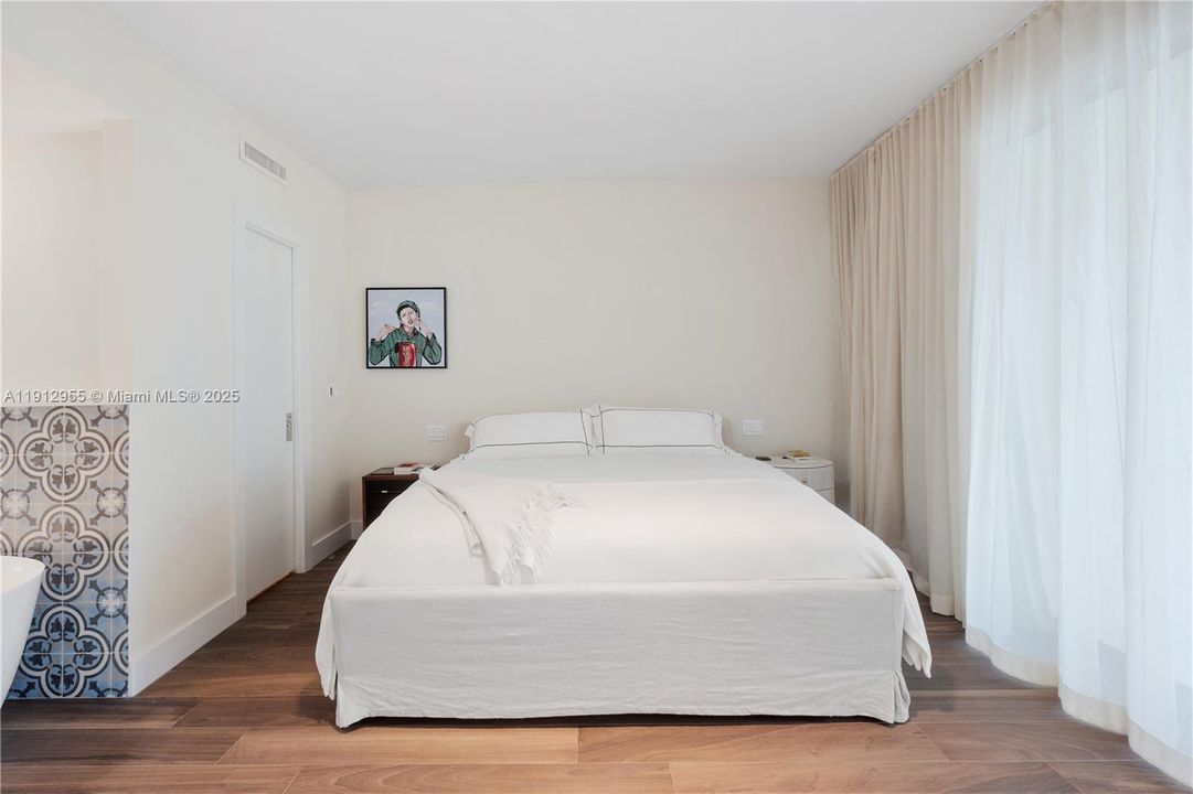 На продажу: $1,850,000 (2 спален, 2 ванн, 1802 Квадратных фут)