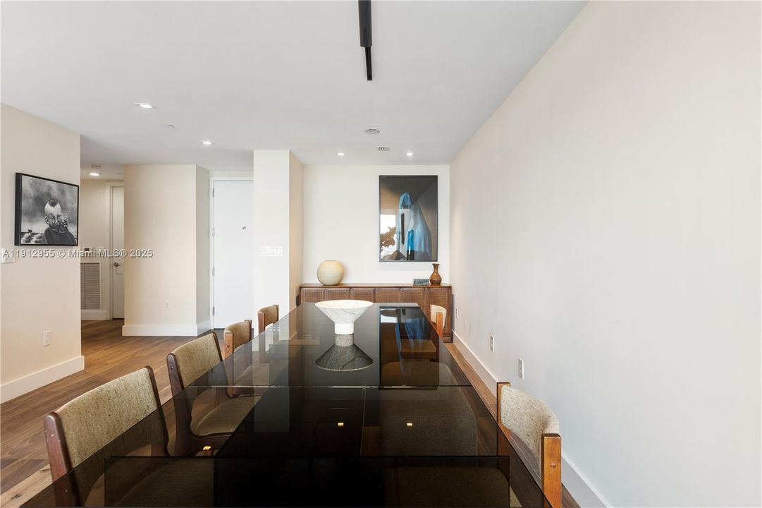 На продажу: $1,850,000 (2 спален, 2 ванн, 1802 Квадратных фут)