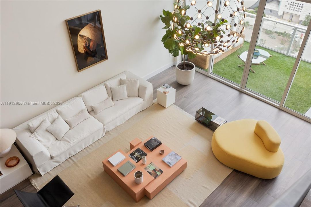 На продажу: $1,850,000 (2 спален, 2 ванн, 1802 Квадратных фут)