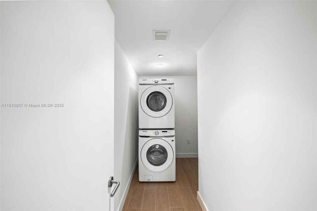 На продажу: $4,680,000 (3 спален, 4 ванн, 0 Квадратных фут)