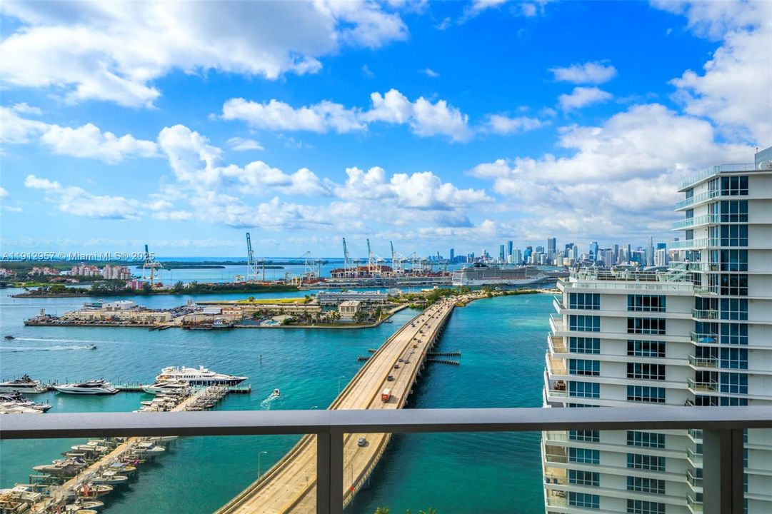 На продажу: $4,680,000 (3 спален, 4 ванн, 0 Квадратных фут)