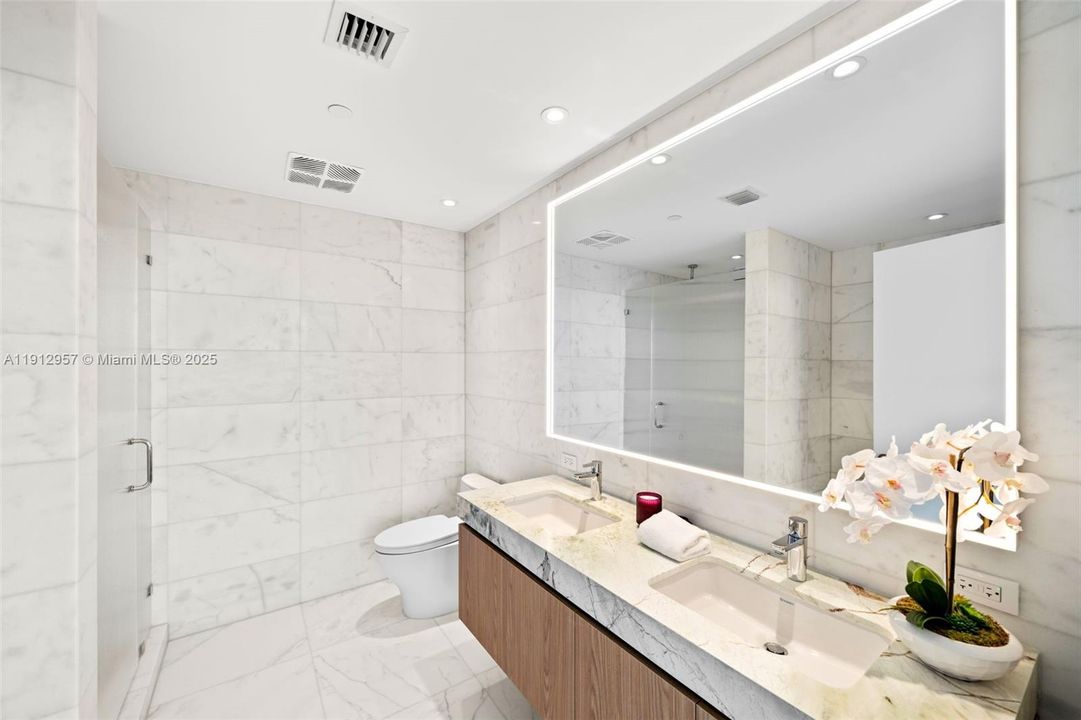 На продажу: $4,680,000 (3 спален, 4 ванн, 0 Квадратных фут)