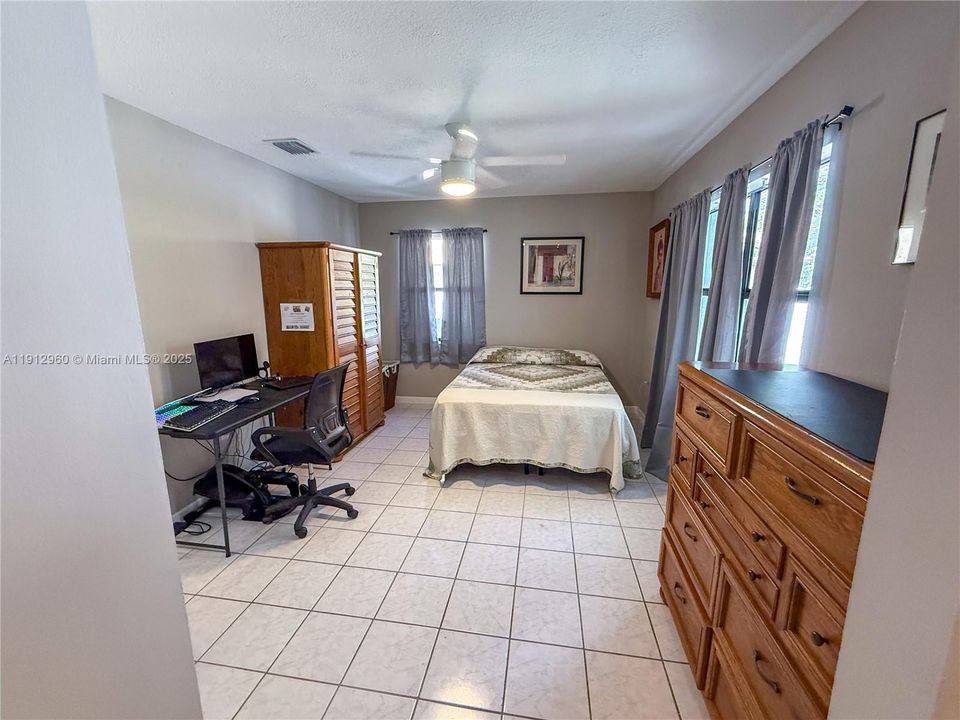 На продажу: $545,000 (3 спален, 2 ванн, 1200 Квадратных фут)