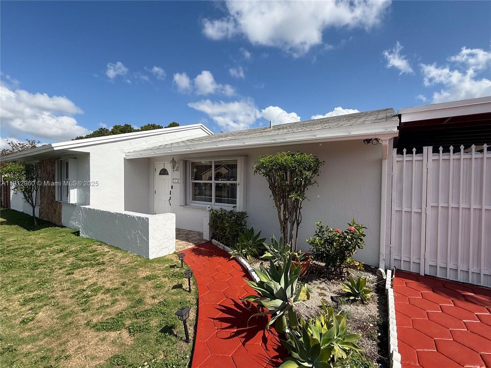 На продажу: $545,000 (3 спален, 2 ванн, 1200 Квадратных фут)