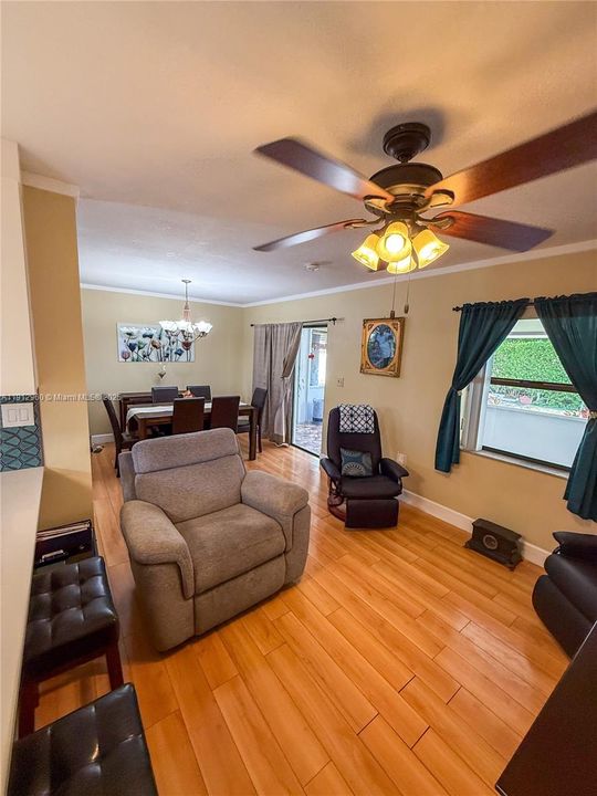 На продажу: $545,000 (3 спален, 2 ванн, 1200 Квадратных фут)