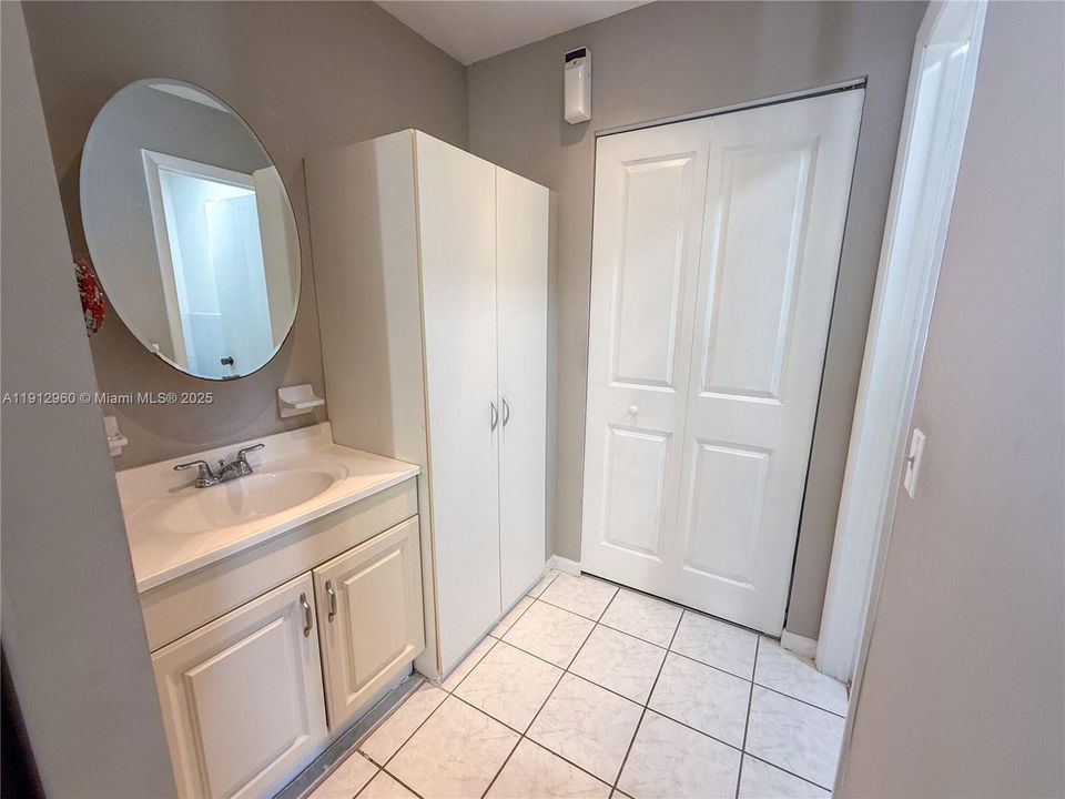 На продажу: $545,000 (3 спален, 2 ванн, 1200 Квадратных фут)