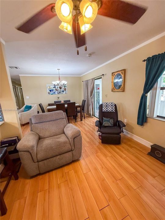 На продажу: $545,000 (3 спален, 2 ванн, 1200 Квадратных фут)